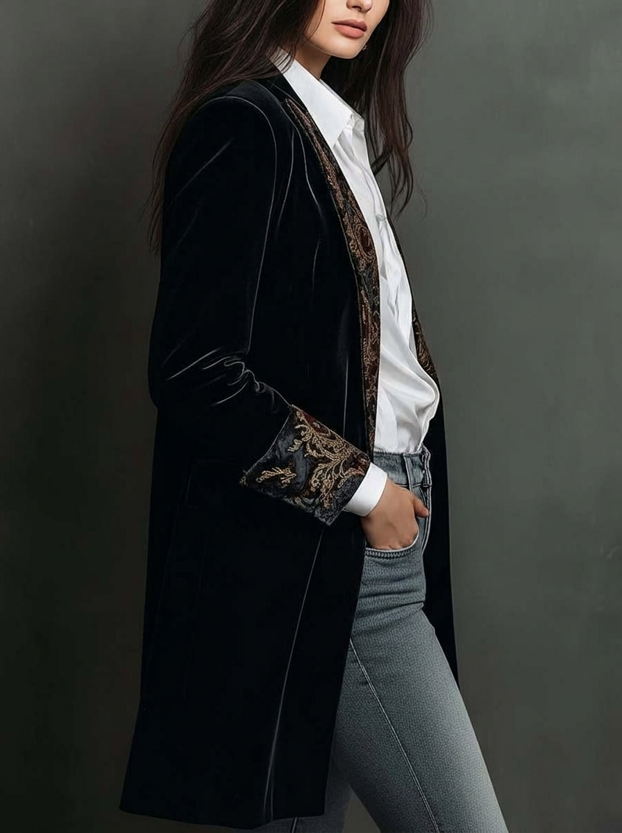 Hazel - Fitted Blazer with Baroque Print
