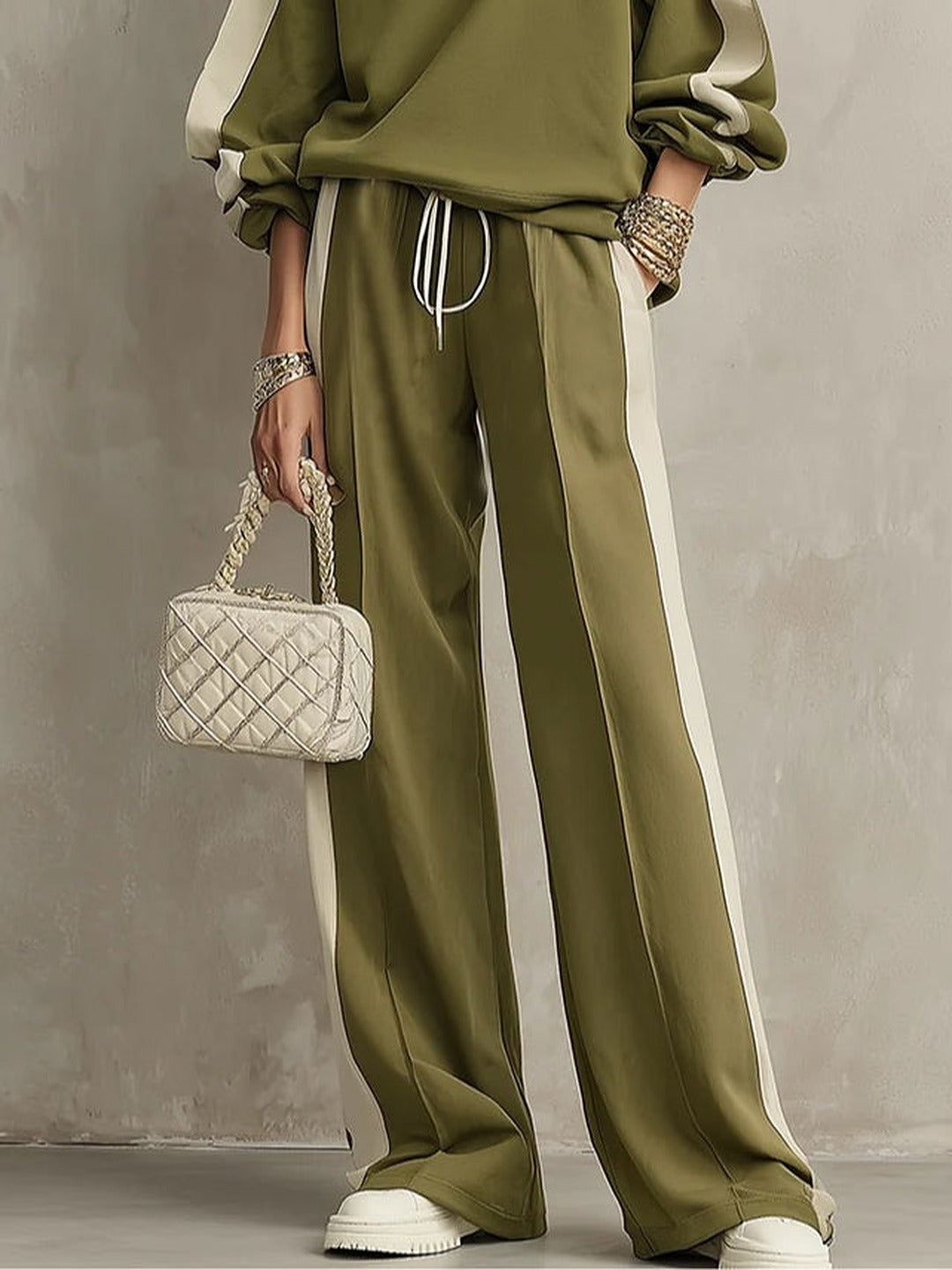 Romina | Complete Sweatshirt and Trousers with Side Stripe, Olive Green